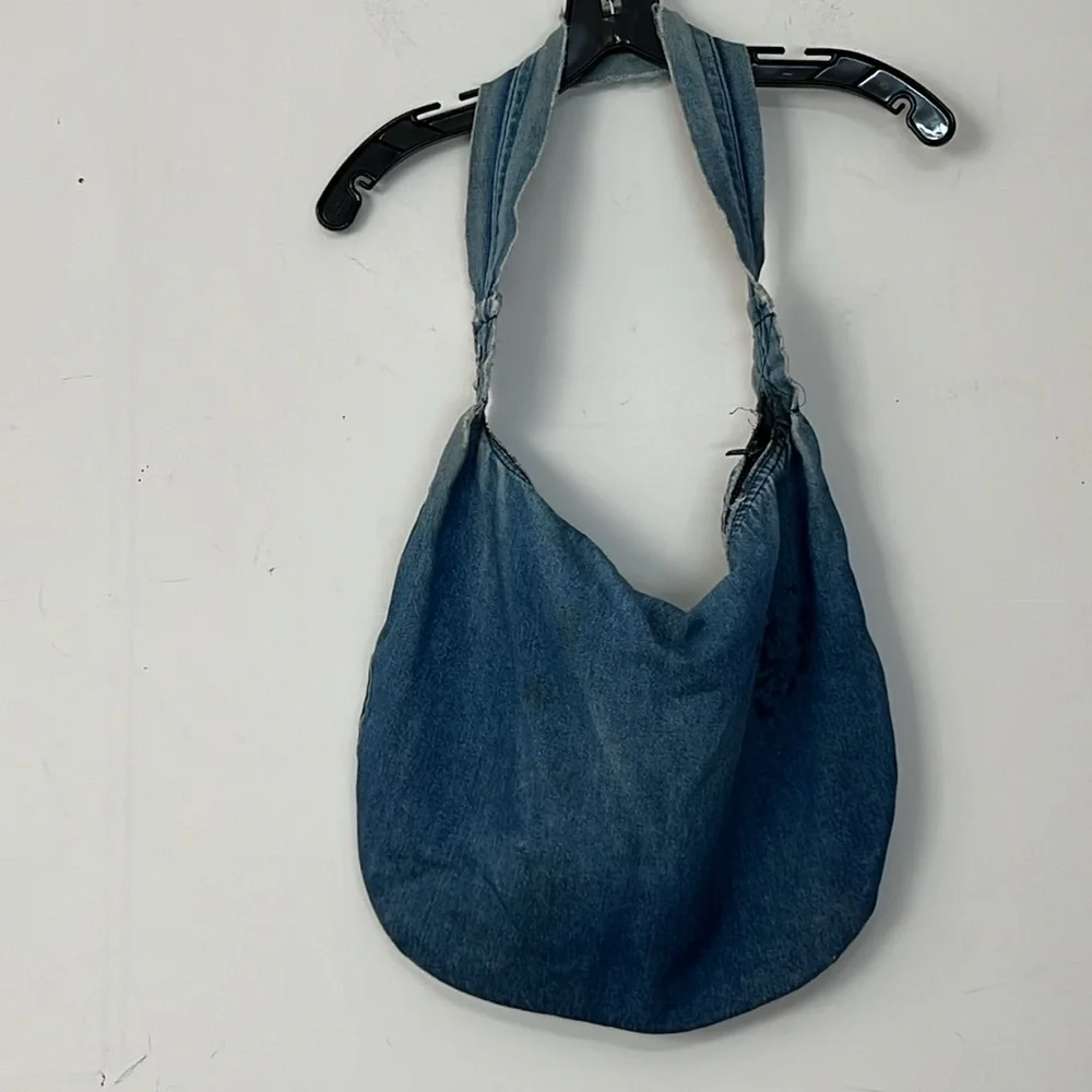 🌞 Blue denim zip up distressed hobo bag large spacious floral lined inside